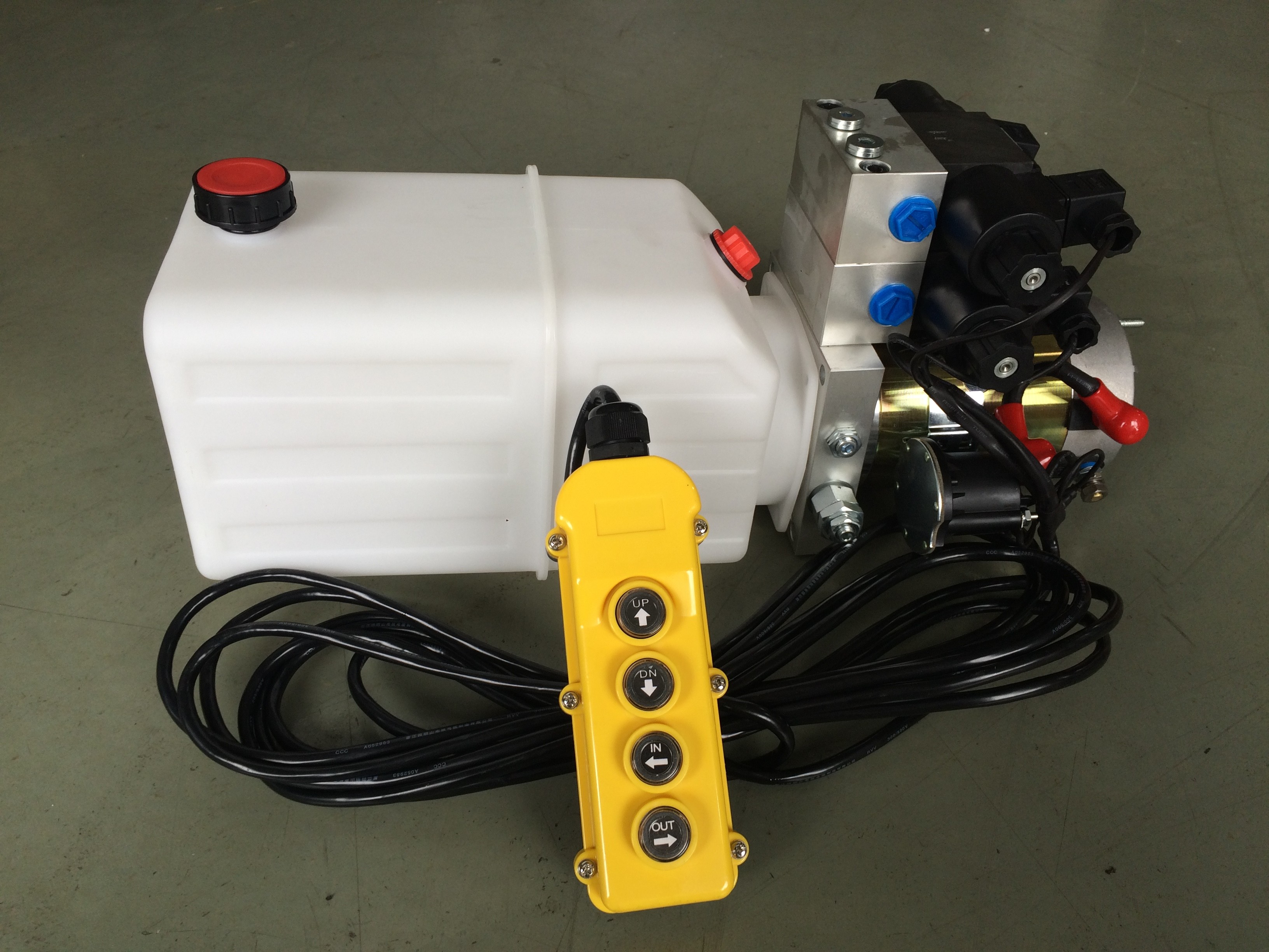 Double Acting Hydraulic Cylinder Hyd Power Unit With 2 Station CETOP 03 Solenoid Valves